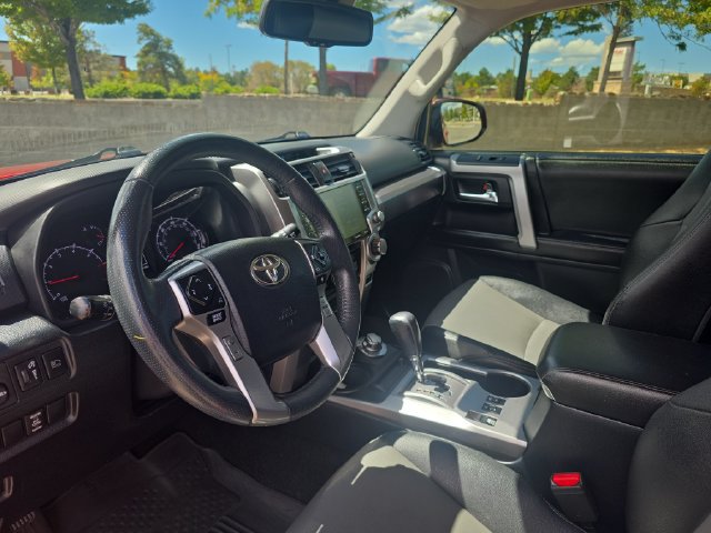 Used 2021 Toyota 4Runner SR5 Premium w/ Moonroof Package AWD/4WD image 11