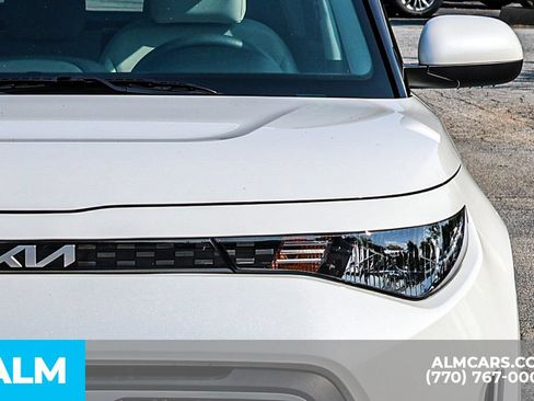 Used 2025 Kia Soul LX w/ LX Technology Package FWD image 15