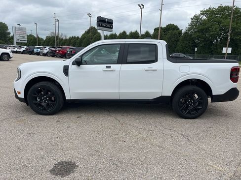 New 2025 Ford Maverick Lariat w/ Black Appearance Package image 6