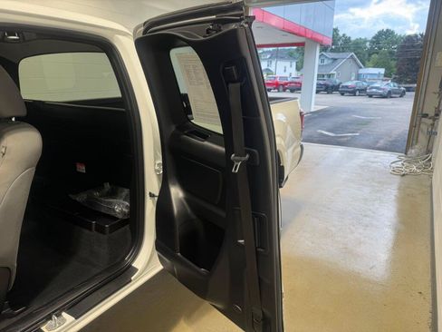 Certified 2023 Toyota Tacoma SR AWD/4WD image 16