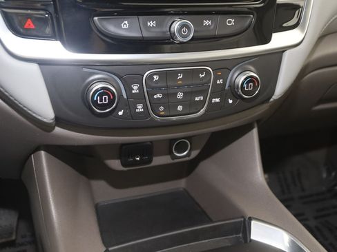 Used 2019 Chevrolet Traverse LT w/ LPO, Floor Liner Package AWD/4WD image 28