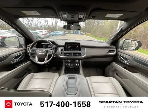 Used 2023 GMC Yukon XL SLT AWD/4WD image 14