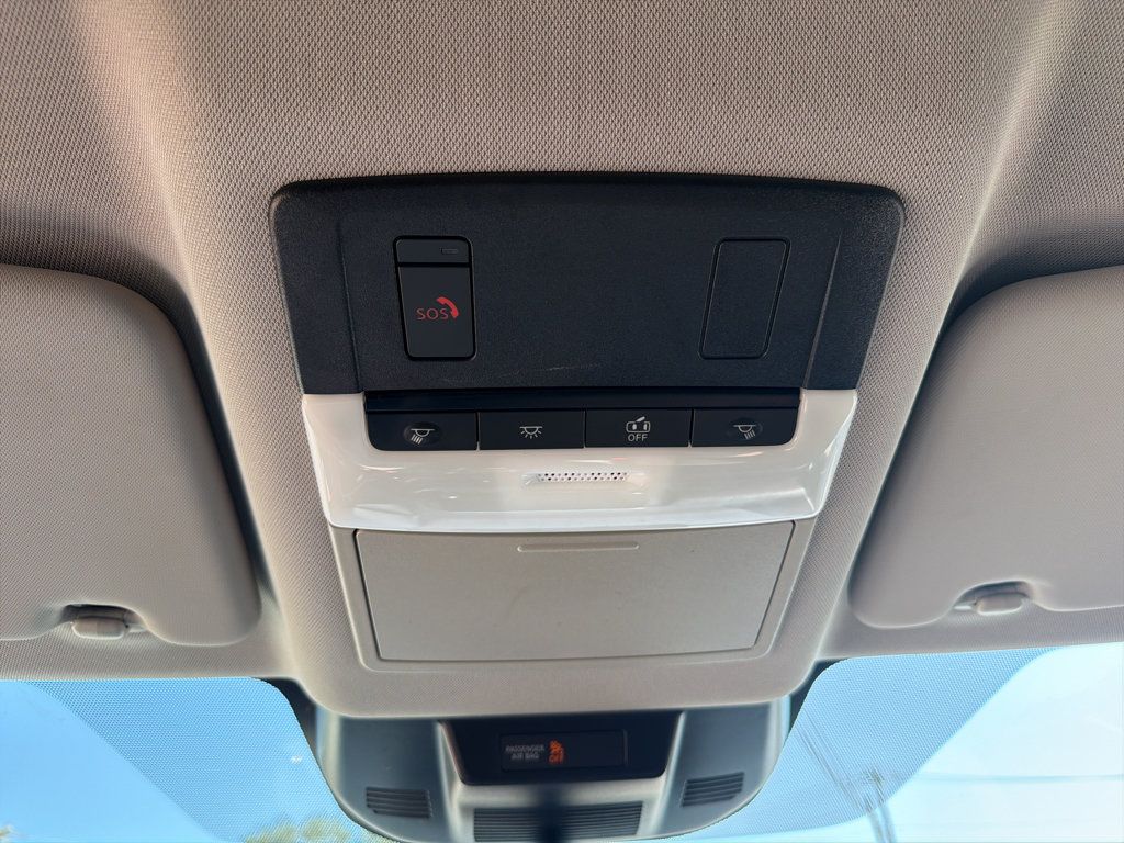 Used 2024 Nissan Rogue SV AWD/4WD image 34
