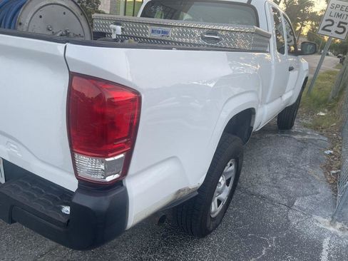 Used 2017 Toyota Tacoma SR RWD image 16