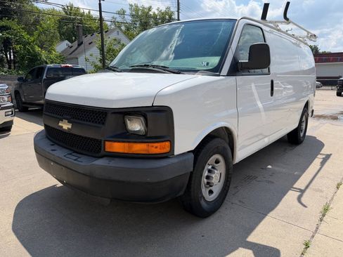 Used 2012 Chevrolet Express 2500 w/ Cold Climate Package RWD image 3