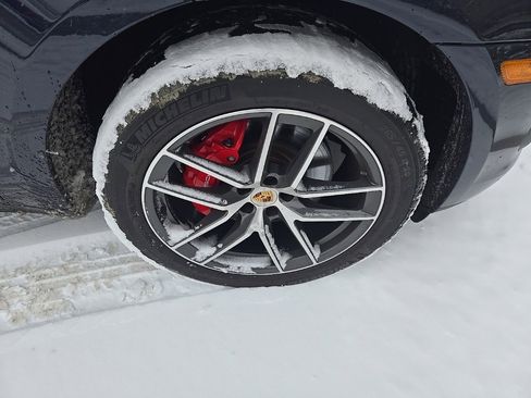 Used 2023 Porsche Macan S w/ Sport Chrono Package image 11