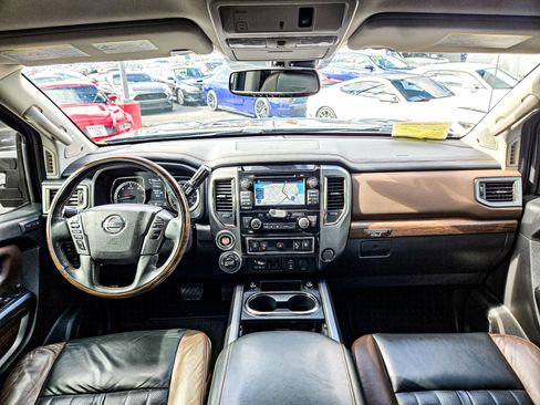 Used 2016 Nissan Titan Platinum Reserve image 33