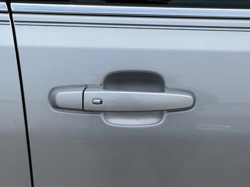 Used 2019 GMC Acadia SLT AWD/4WD image 18