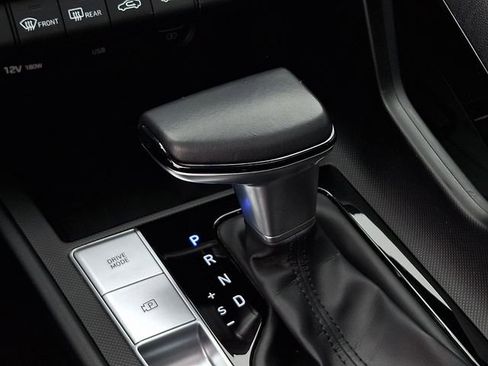 Used 2023 Hyundai Elantra Limited image 15