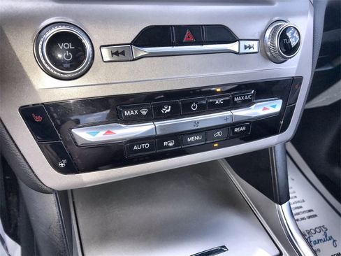 Used 2023 Ford Explorer XLT w/ Equipment Group 202A image 19