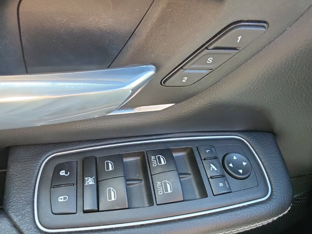 Used 2023 RAM 1500 Laramie AWD/4WD image 14