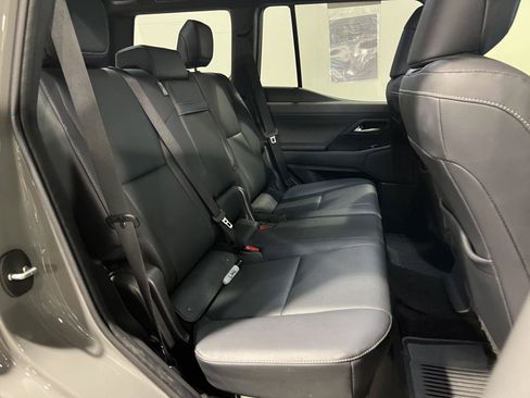 Used 2024 Lexus GX 550 w/ Cold Area Package AWD/4WD image 38