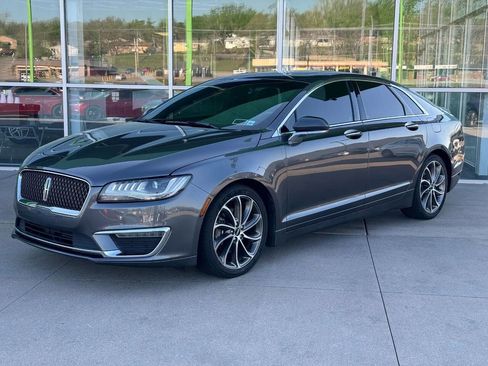 Used 2018 Lincoln MKZ Select w/ Select Plus Package AWD/4WD image 3
