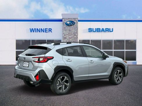 Used 2024 Subaru Crosstrek 2.0i Premium AWD/4WD image 3