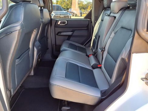 Used 2024 Ford Bronco Outer Banks image 18