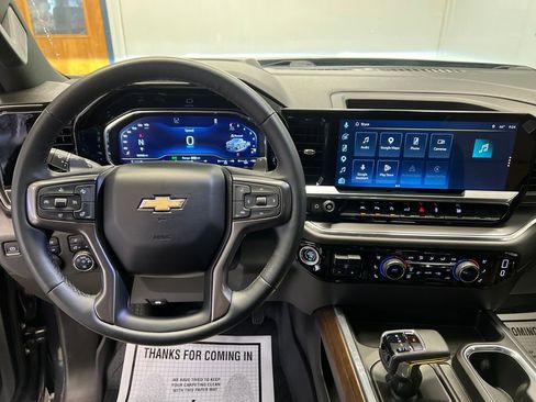 Used 2023 Chevrolet Silverado 1500 High Country w/ High Country Premium Package AWD/4WD image 21