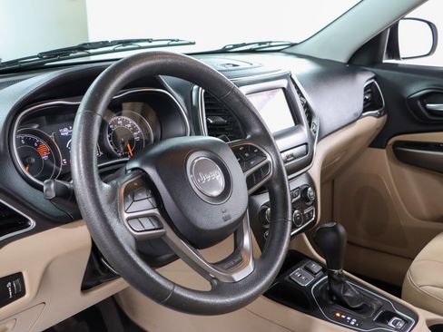 Used 2020 Jeep Cherokee Latitude image 22