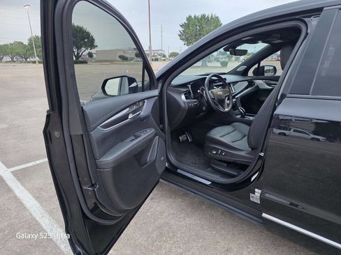 Used 2024 Cadillac XT6 Sport w/ Technology Package AWD/4WD image 10