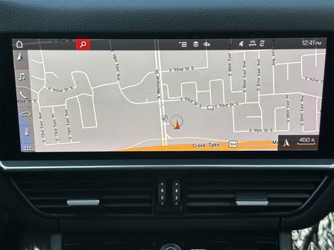 Used 2021 Porsche Cayenne S image 22