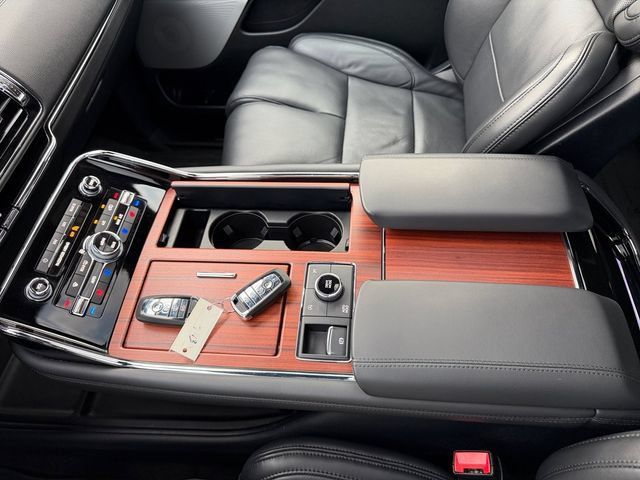 Used 2024 Lincoln Navigator L Reserve AWD/4WD image 32