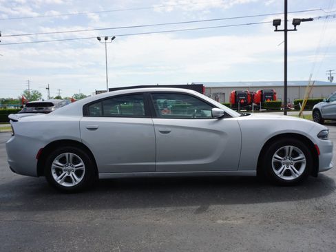 Used 2020 Dodge Charger SXT w/ Leather Interior Group image 4