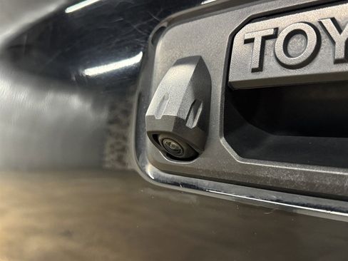 Used 2023 Toyota Tacoma TRD Off-Road w/ Technology Package AWD/4WD image 12