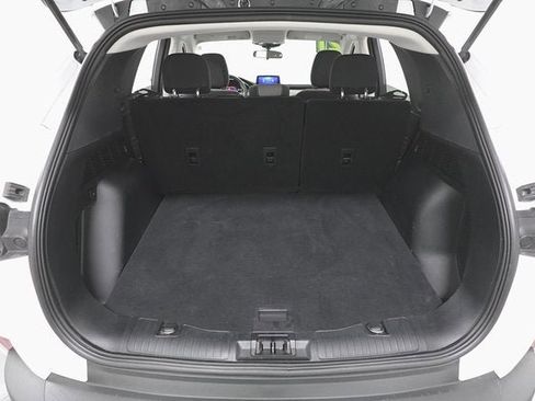 Used 2021 Ford Escape SE image 25