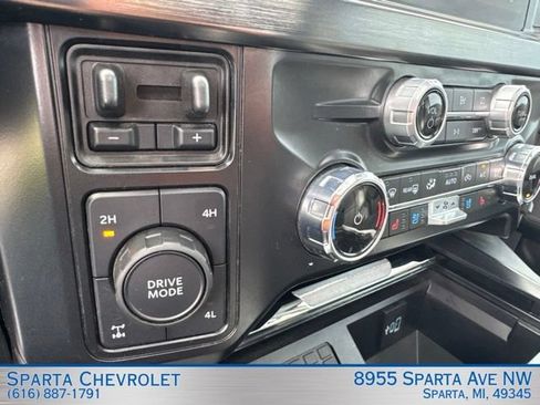 Used 2024 Ford F350 Lariat w/ Lariat Ultimate Package AWD/4WD image 28