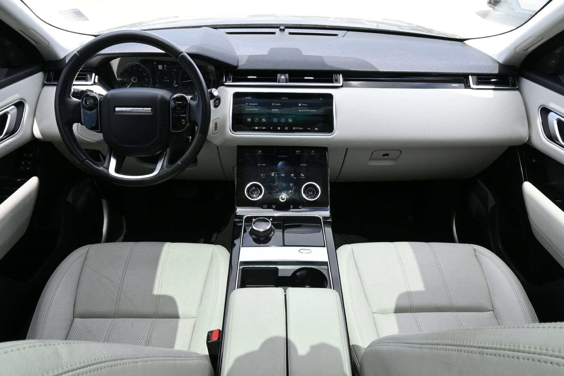 Used 2020 Land Rover Range Rover Velar S AWD/4WD image 5