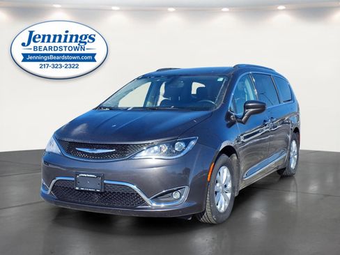Used 2020 Chrysler Pacifica Touring-L image 1