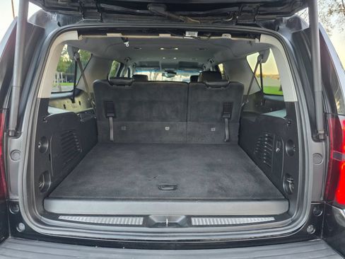 Used 2019 Chevrolet Suburban LT RWD image 10