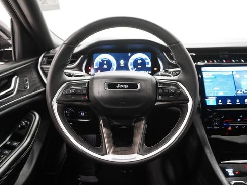 Used 2024 Jeep Grand Cherokee Limited image 15