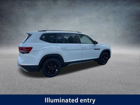 New 2025 Volkswagen Atlas Peak Edition SE image 24
