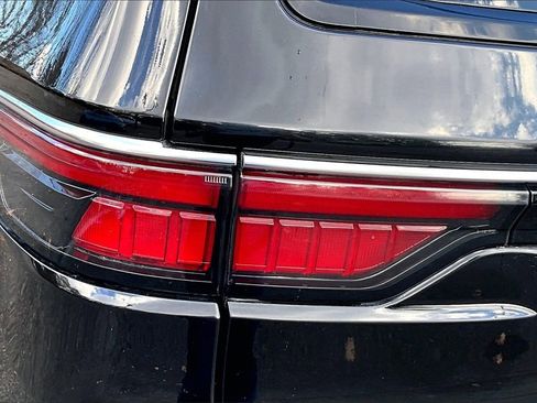 Used 2022 Jeep Wagoneer Series III w/ Flexible Seating Group image 21