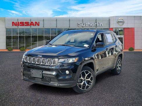 Used 2025 Jeep Compass Limited AWD/4WD image 1