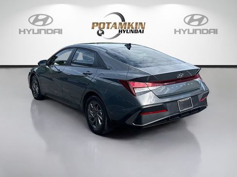 Used 2024 Hyundai Elantra SEL FWD image 7
