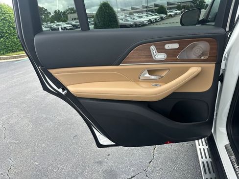 New 2026 Mercedes-Benz GLS 580 4MATIC image 25