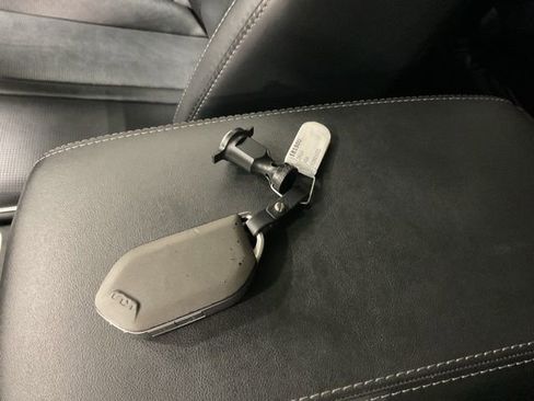 Used 2024 Kia Sorento S image 18