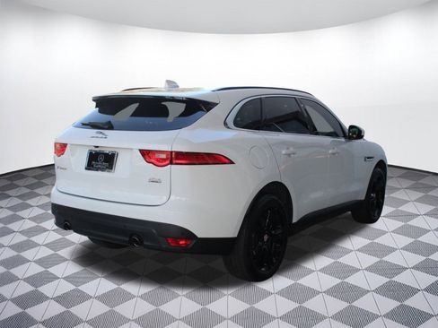 Used 2019 Jaguar F-PACE Premium image 9