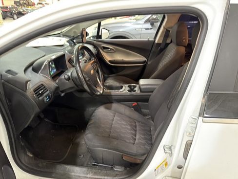 Used 2015 Chevrolet Volt w/ Enhanced Safety Package 1 FWD image 6