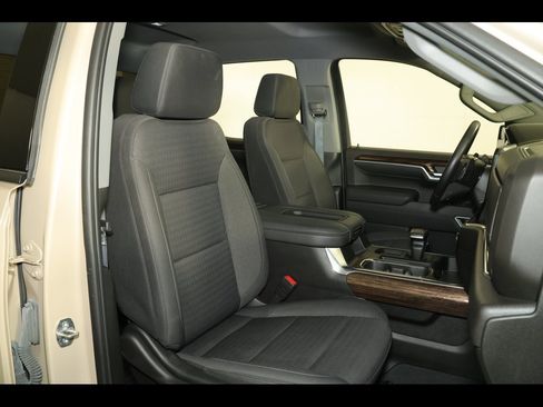 Used 2022 GMC Sierra 1500 Elevation image 32