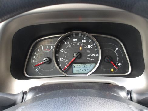 Used 2015 Toyota RAV4 LE AWD/4WD image 17