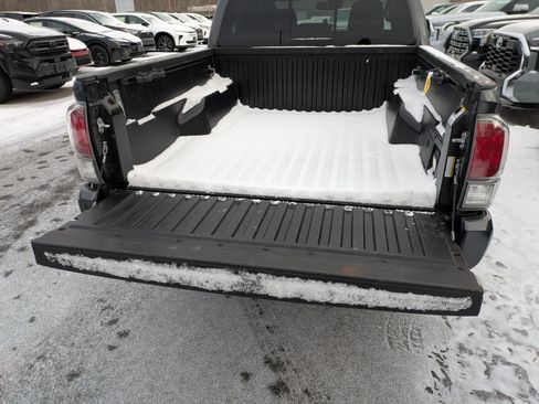 Used 2023 Toyota Tacoma TRD Sport image 18