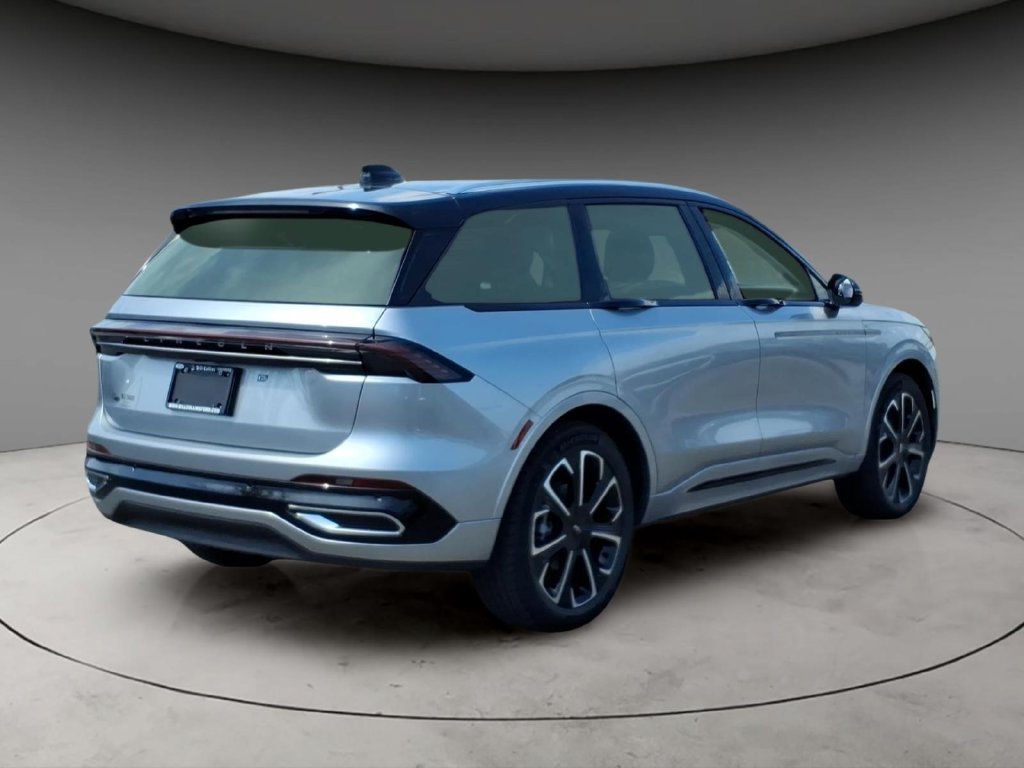New 2026 Lincoln Nautilus Reserve AWD/4WD image 9