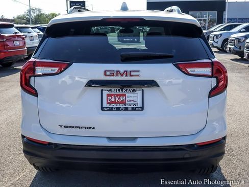 Used 2024 GMC Terrain SLE w/ Elevation Edition FWD image 6