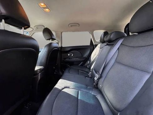 Used 2016 Kia Soul ! FWD image 16