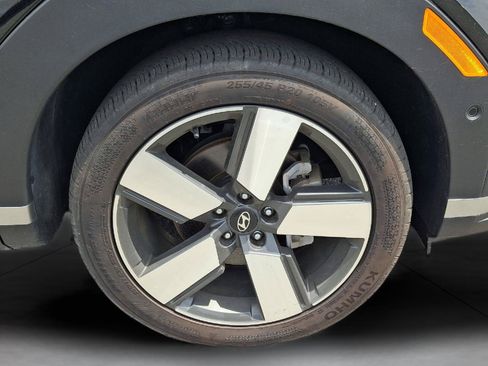 Used 2025 Hyundai Santa Fe Limited AWD/4WD image 12
