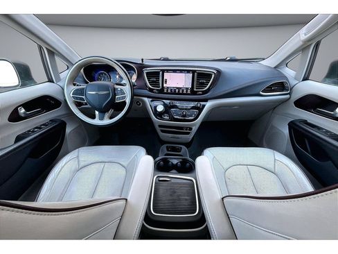 Used 2020 Chrysler Pacifica Limited FWD image 10