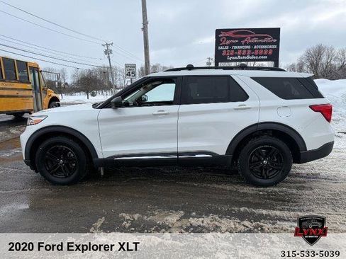 Used 2020 Ford Explorer XLT w/ Equipment Group 202A image 2