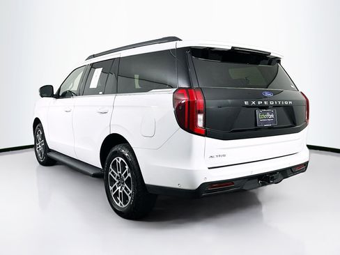 Used 2025 Ford Expedition Active AWD/4WD image 5